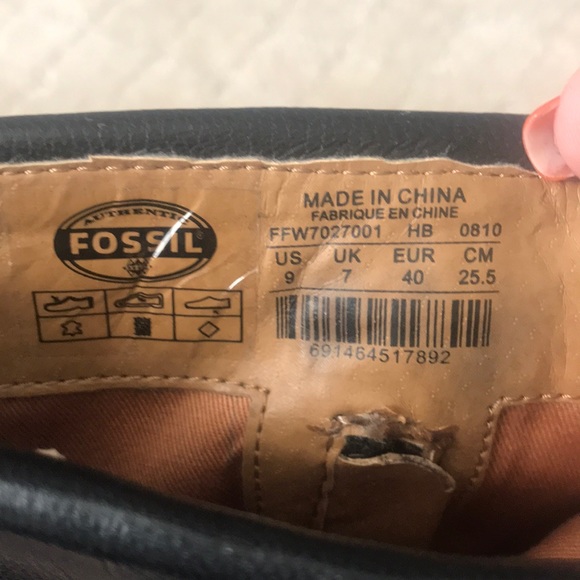 EUC Fossil black leather ankle bootie boots - Picture 5 of 8